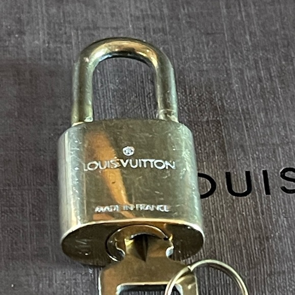 Lot of 2 Louis Vuitton Cadena Brass lock and key sets #314 and #315 - Picture 4 of 9